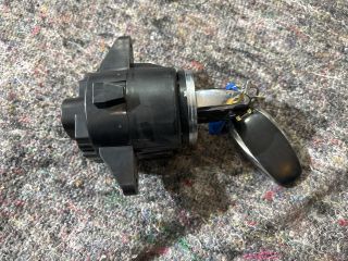 bontott VW TOUAREG Gyújtáskapcsoló Házzal