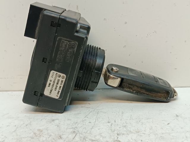 bontott VW TOUAREG Gyújtáskapcsoló Házzal