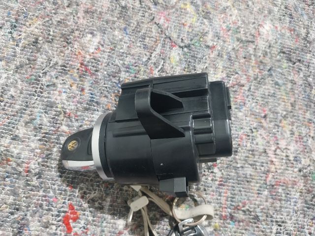 bontott VW TOUAREG Gyújtáskapcsoló Házzal