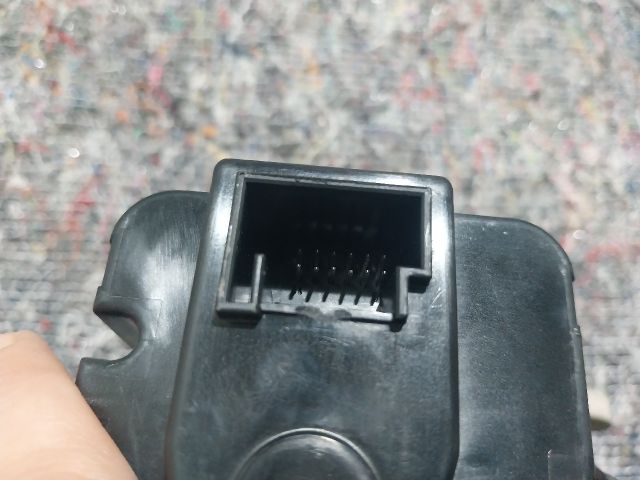 bontott VW TOUAREG Gyújtáskapcsoló Házzal