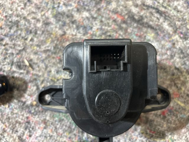 bontott VW TOUAREG Gyújtáskapcsoló Házzal