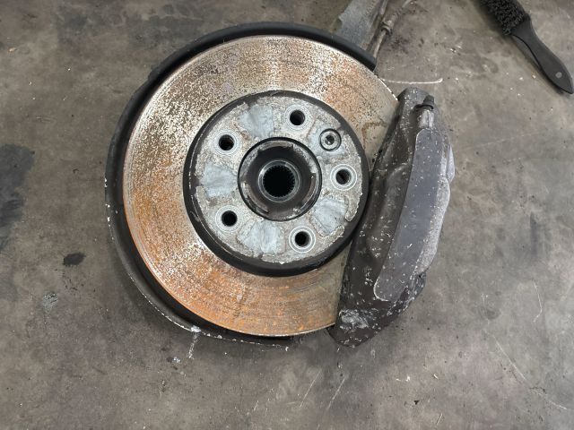 bontott VW TOUAREG Jobb első Csonkállvány Kerékaggyal