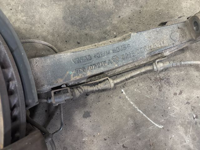 bontott VW TOUAREG Jobb első Csonkállvány Kerékaggyal