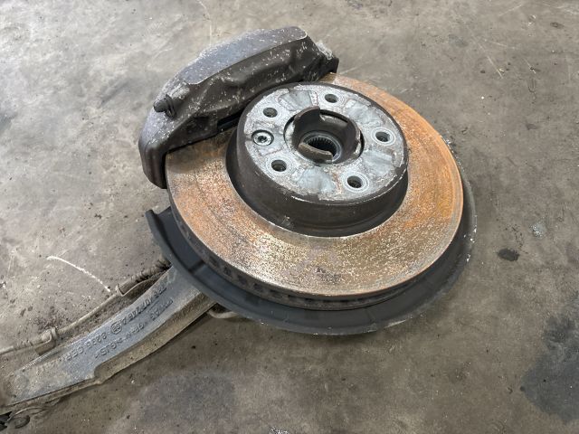 bontott VW TOUAREG Jobb első Csonkállvány Kerékaggyal