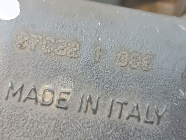 bontott VW TOUAREG Jobb első Féknyereg Munkahengerrel