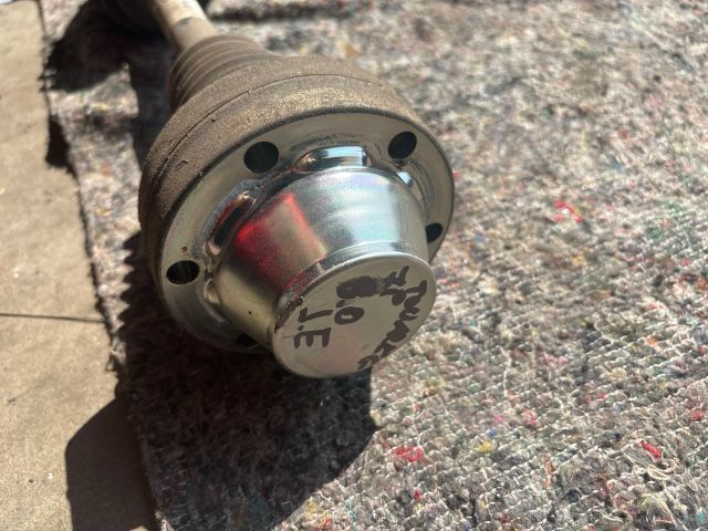 bontott VW TOUAREG Jobb Féltengely