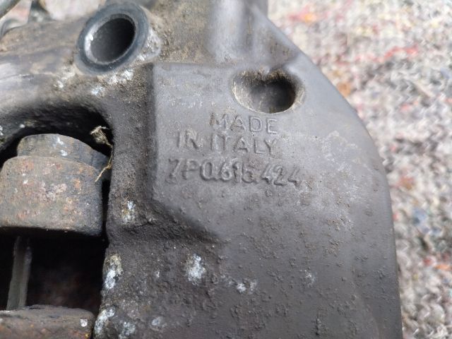 bontott VW TOUAREG Jobb hátsó Féknyereg Munkahengerrel