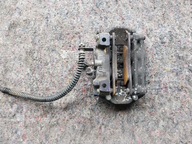 bontott VW TOUAREG Jobb hátsó Féknyereg Munkahengerrel