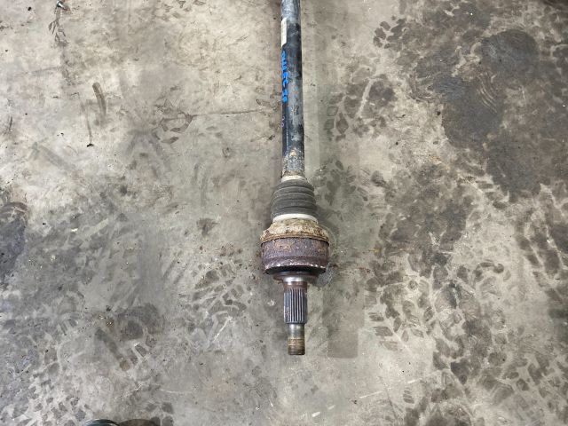 bontott VW TOUAREG Jobb hátsó Féltengely