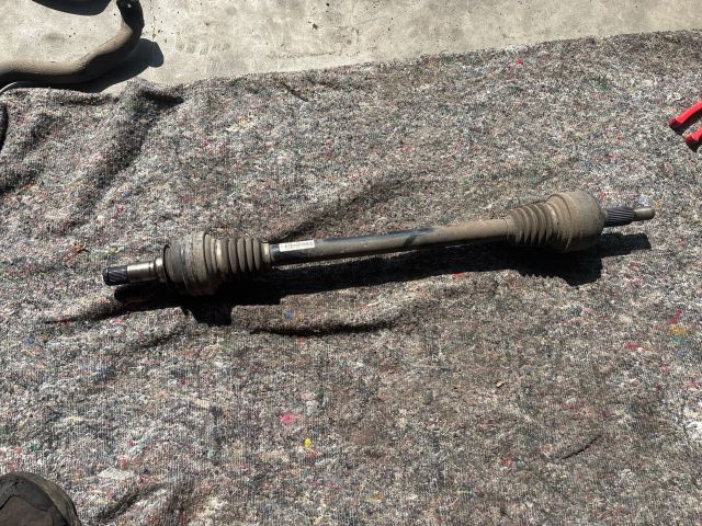 bontott VW TOUAREG Jobb hátsó Féltengely