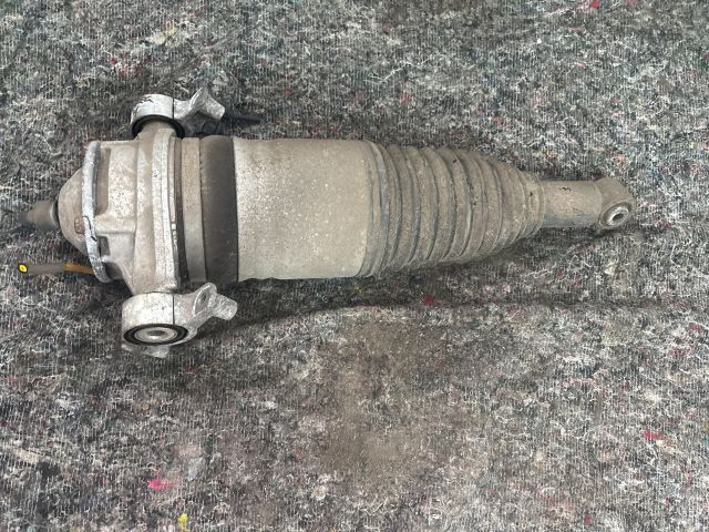 bontott VW TOUAREG Jobb hátsó Rugó