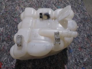 bontott VW TOUAREG Kiegyenlítő Tartály