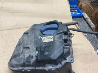 bontott VW TOUAREG Kiegyenlítő Tartály