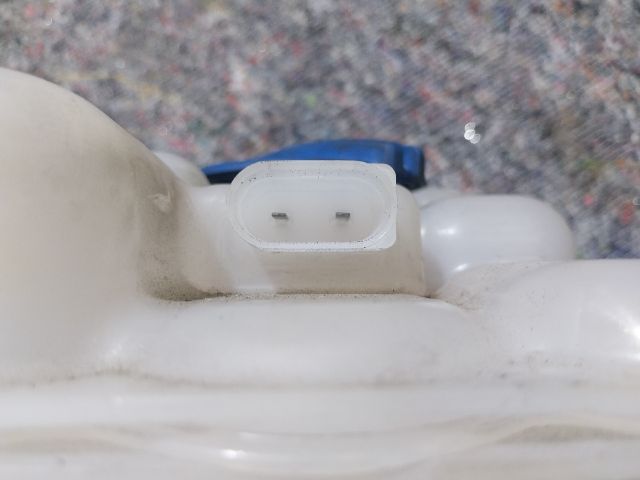 bontott VW TOUAREG Kiegyenlítő Tartály