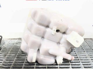 bontott VW TOUAREG Kiegyenlítő Tartály