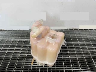 bontott VW TOUAREG Kiegyenlítő Tartály