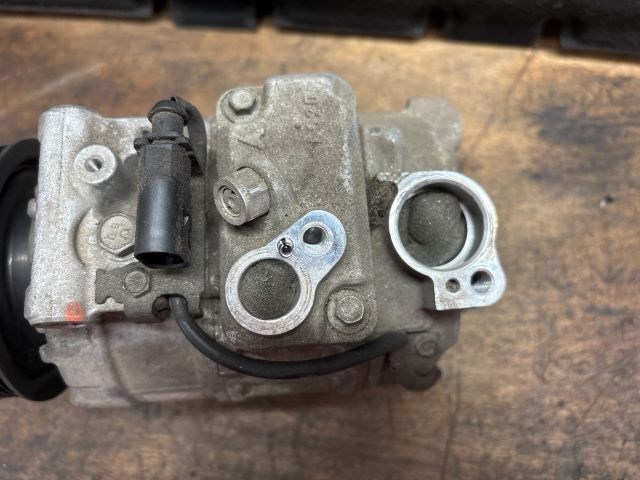 bontott VW TOUAREG Klímakompresszor