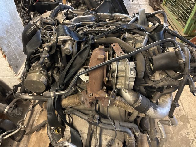 bontott VW TOUAREG Motor (Fűzött blokk hengerfejjel)