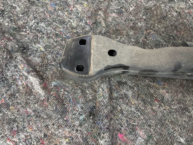 bontott VW TOUAREG Motor Tartó Bak (Fém)