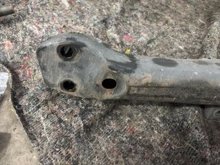 bontott VW TOUAREG Motor Tartó Bak (Fém)