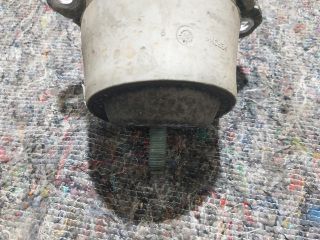 bontott VW TOUAREG Motor Tartó Bak (Pozíciófüggetlen)