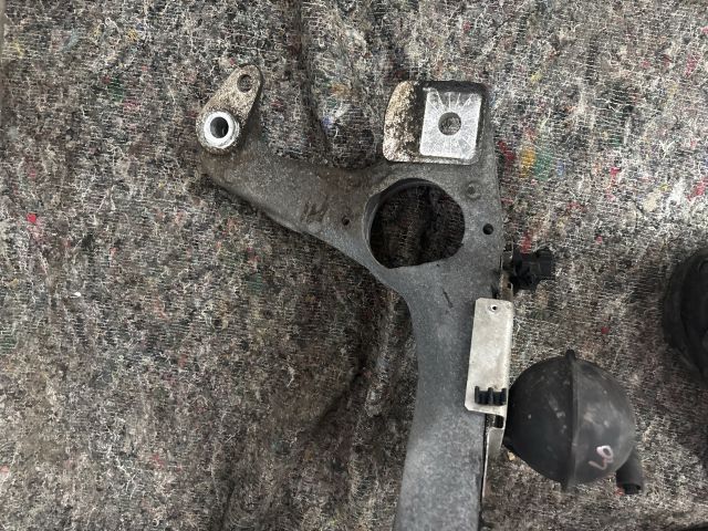 bontott VW TOUAREG Motor Tartó Bak (Pozíciófüggetlen)