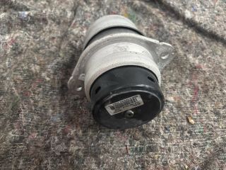 bontott VW TOUAREG Motor Tartó Bak (Pozíciófüggetlen)