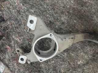 bontott VW TOUAREG Motor Tartó Bak (Pozíciófüggetlen)