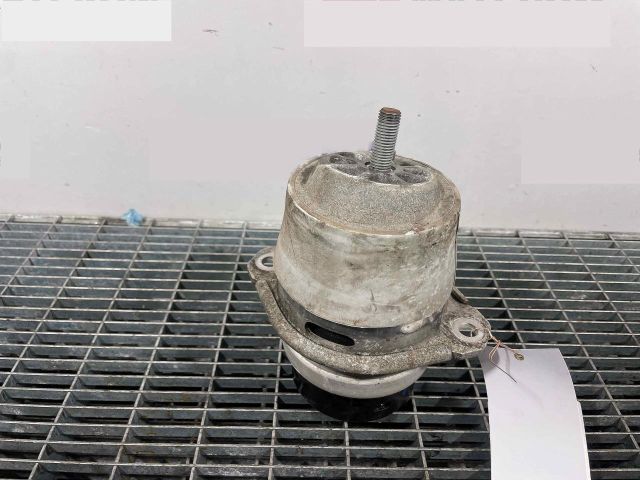 bontott VW TOUAREG Motor Tartó Bak (Pozíciófüggetlen)