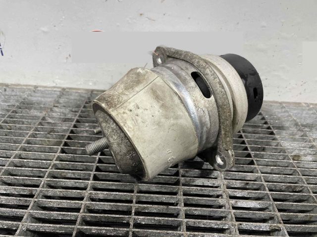 bontott VW TOUAREG Motor Tartó Bak (Pozíciófüggetlen)