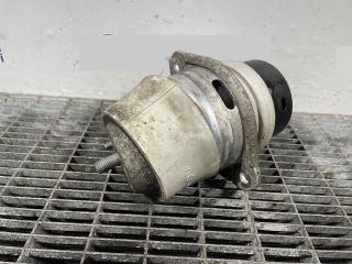 bontott VW TOUAREG Motor Tartó Bak (Pozíciófüggetlen)