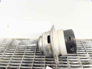 bontott VW TOUAREG Motor Tartó Bak (Pozíciófüggetlen)