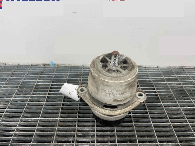 bontott VW TOUAREG Motor Tartó Bak (Pozíciófüggetlen)