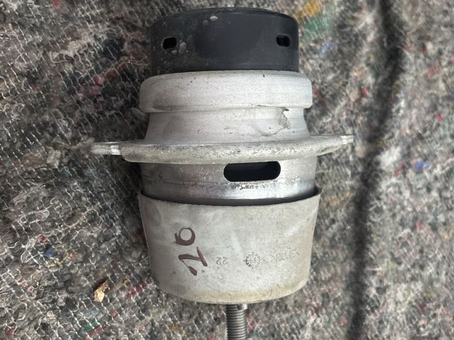 bontott VW TOUAREG Motor Tartó Bak (Pozíciófüggetlen)