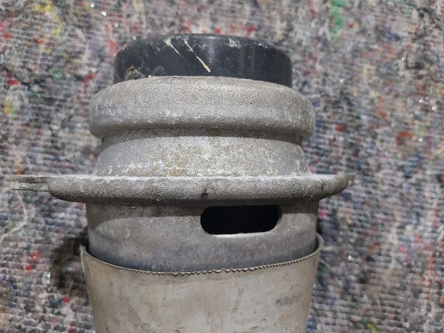 bontott VW TOUAREG Motor Tartó Bak (Pozíciófüggetlen)