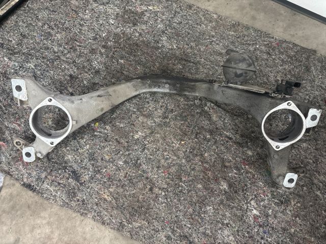 bontott VW TOUAREG Motor Tartó Bak (Pozíciófüggetlen)