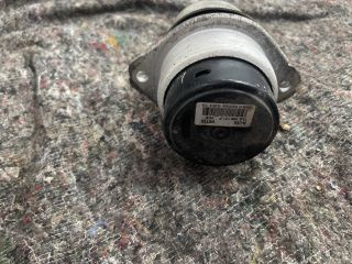 bontott VW TOUAREG Motor Tartó Bak (Pozíciófüggetlen)