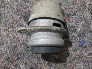 bontott VW TOUAREG Motor Tartó Bak (Pozíciófüggetlen)