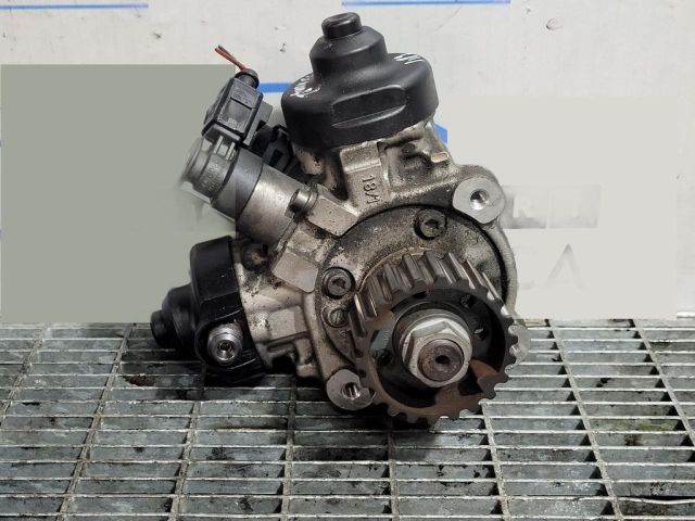 bontott VW TOUAREG Nagynyomású Szivattyú