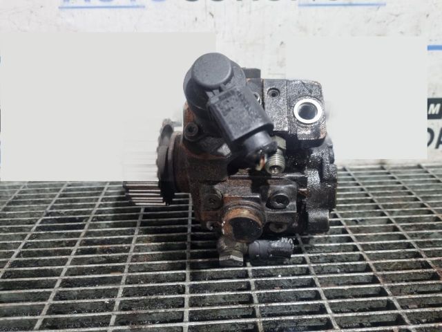 bontott VW TOUAREG Nagynyomású Szivattyú