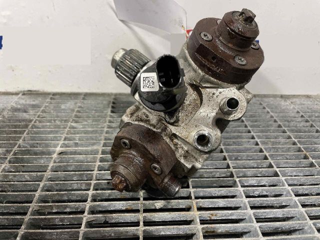 bontott VW TOUAREG Nagynyomású Szivattyú