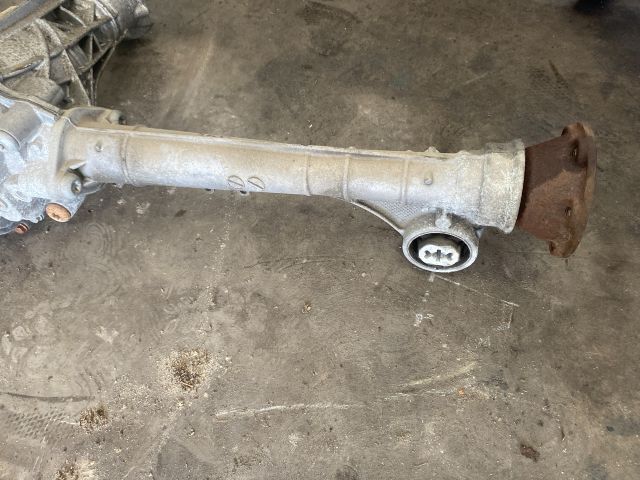 bontott VW TOUAREG Osztómű