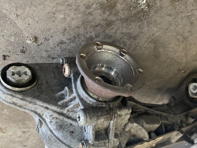 bontott VW TOUAREG Osztómű