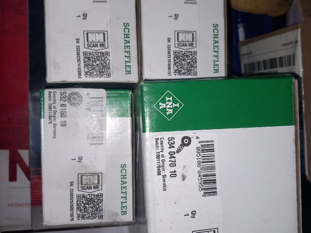 bontott VW TOUAREG Szíjfeszítő Görgő