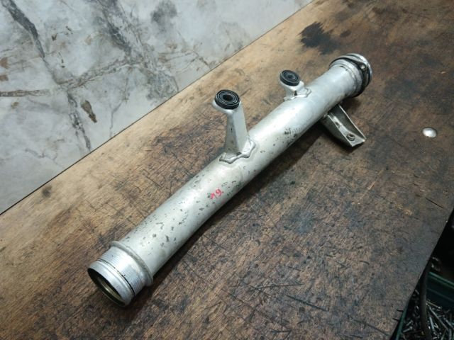 bontott VW TOUAREG Turbócső