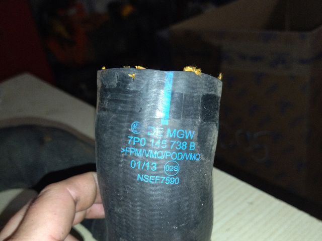 bontott VW TOUAREG Turbócső