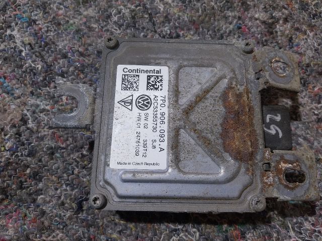 bontott VW TOUAREG Üzemanyag Szivattyú Relé