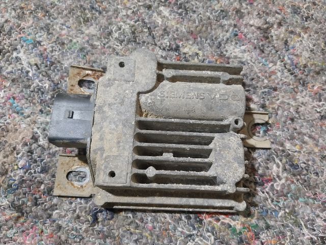 bontott VW TOUAREG Üzemanyag Szivattyú Relé