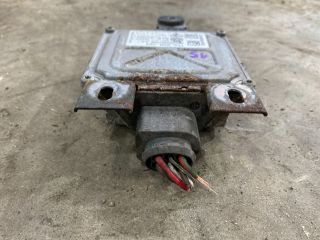 bontott VW TOUAREG Üzemanyag Szivattyú Relé