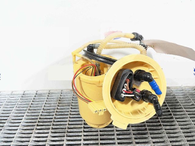 bontott VW TOUAREG Üzemanyag Szivattyú